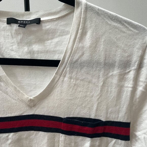 GUCCI – Vintage Cotton T-shirt – V-Neck, Front Pocket – Size XL (fits M) - Picture 3 of 5